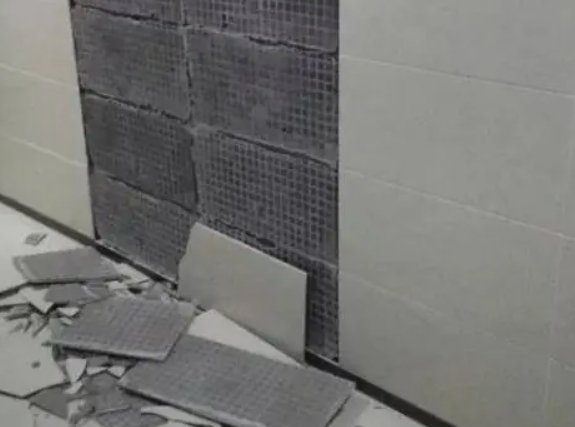 岫岩瓷砖空鼓维修公司分享下岫岩墙砖松动维修的知识